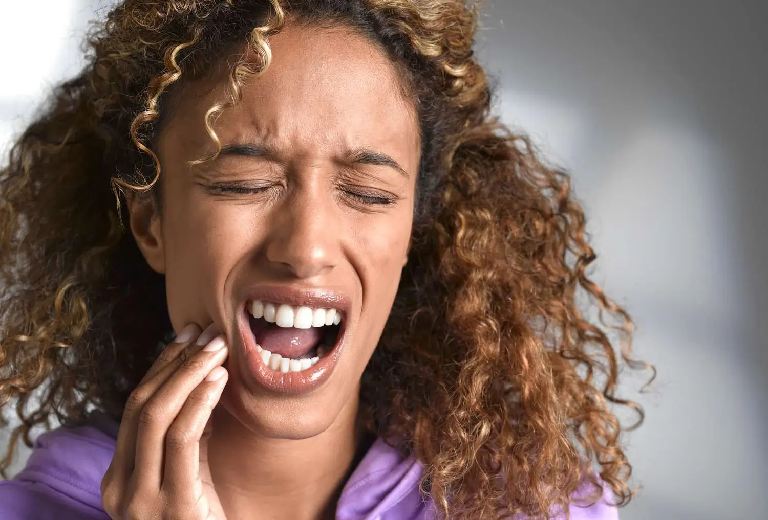 How Can You Soothe Sensitivity After a Teeth Whitening Session Hertford?